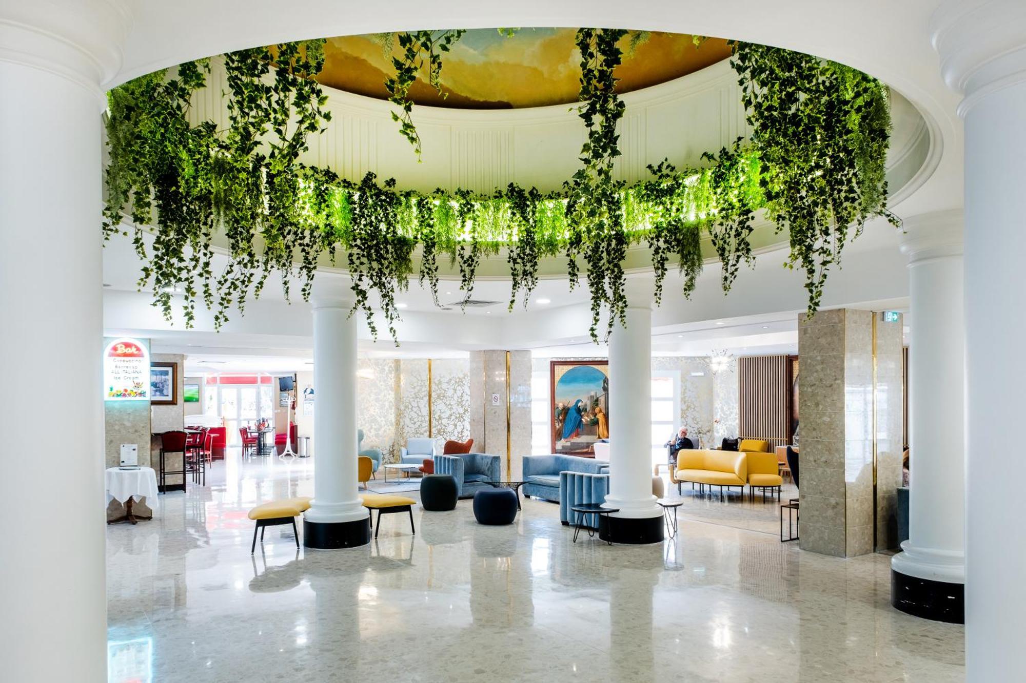 Hotel La Solitude Лурд Экстерьер фото